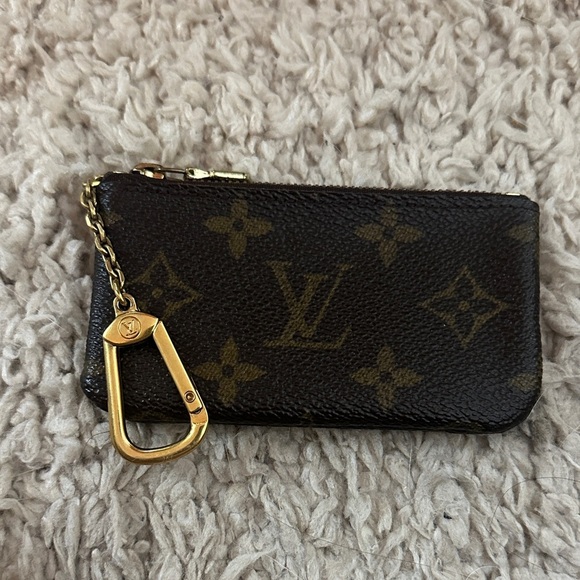 Louis Vuitton Black and Gold Monogram Cles - Picture 1 of 8